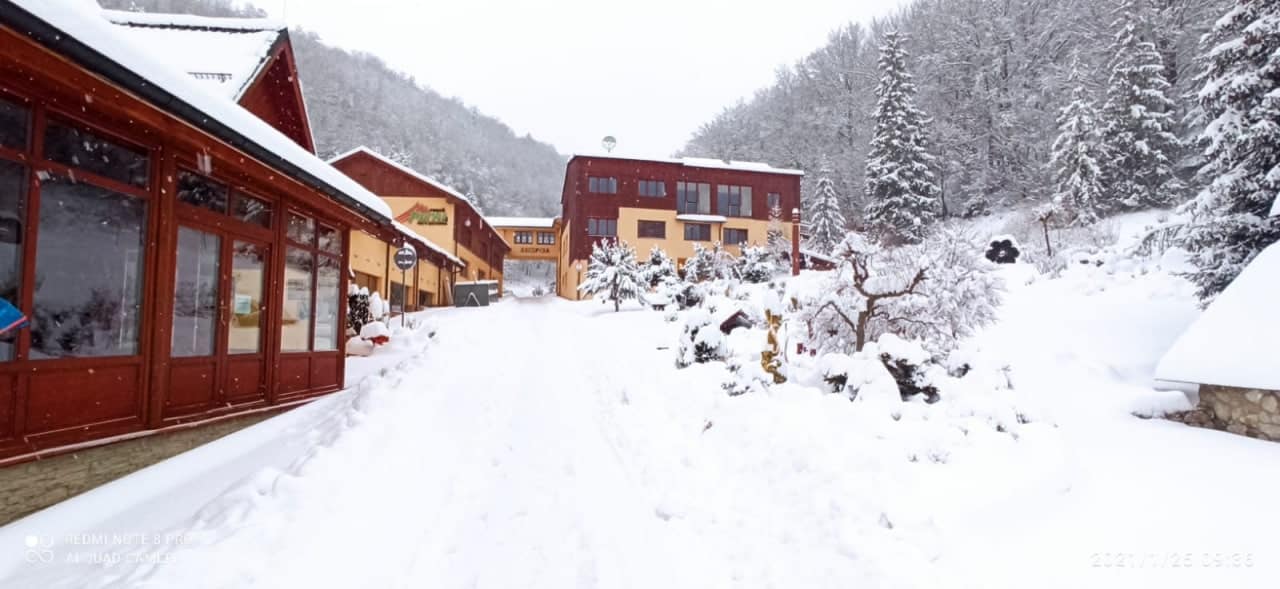 🌨️ Zažite dokonalú zimnú dovolenku v Poráčskej doline! ❄️